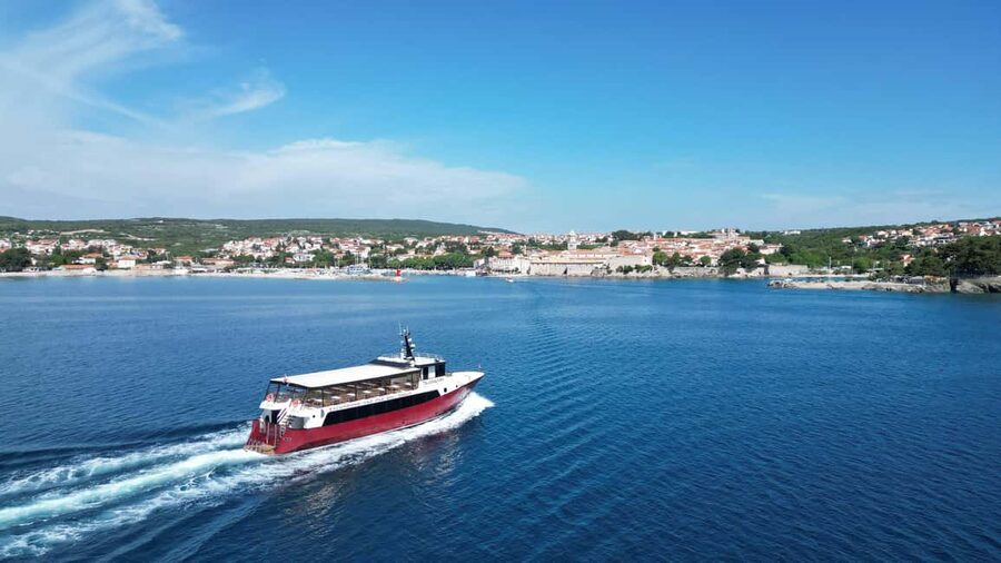 Krk:Rab & Pag Boat Trip with Swimming & City Tour with lunch - Lunch on the open deck