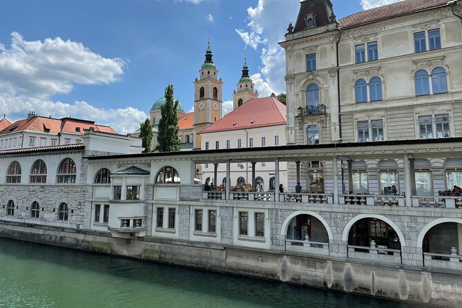 Ljubljana, Postojna Cave&Predjama Castle with Tickets from Zagreb - The guides and the small-group experience