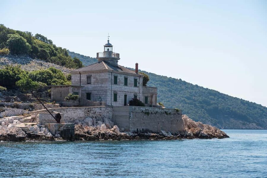 Lovran/Opatija: Swimming on Cres Island with Lunch - The Little Blue Cave: the final water stop