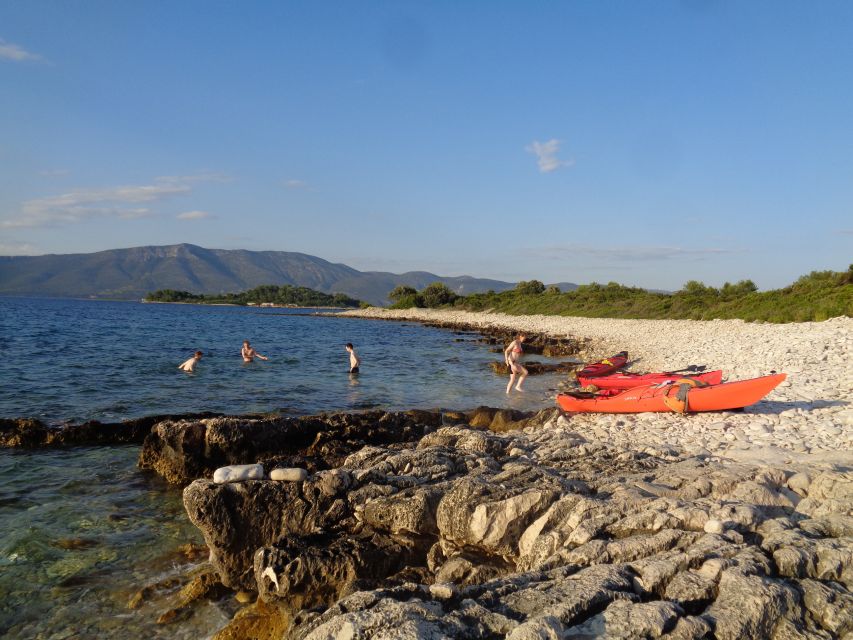 Lumbarda: Half-Day Kayaking and History with Wine delight - Paddling among Lumbarda’s small islands
