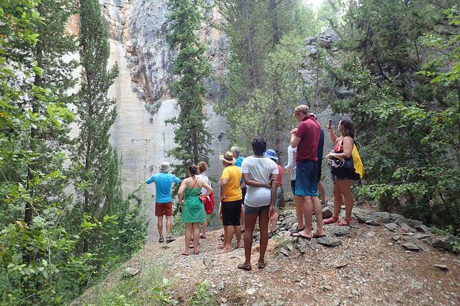 Lumbarda-Sunset Kayaking Experience with picnic: Wine and Sweets - Paddling toward Vrnik and its stone quarries