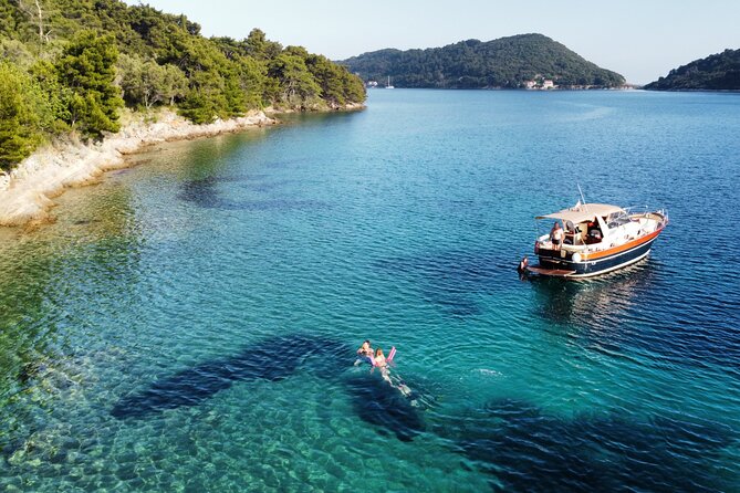 Luxury Elaphite Islands half day Cruise with lunch Apreamare - Koločep: caves, cliffs, and a short island walk