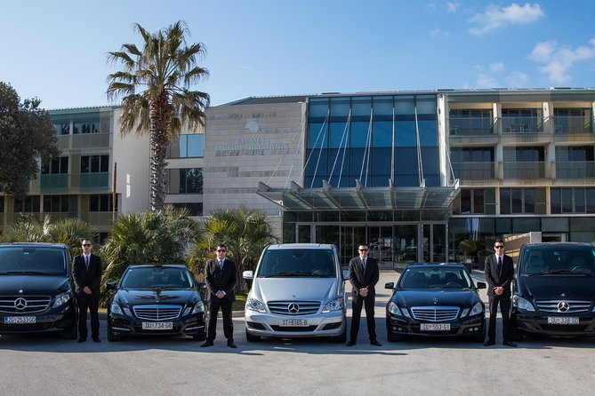Luxury private transfer: Split Town to Split airport - A good choice for families and small groups