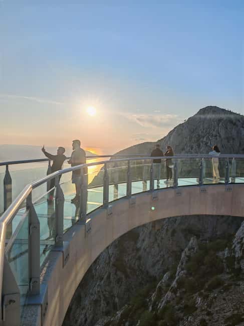 Makarska: Buggy Skywalk and Biokovo Tour - Sinjal and the short walk above the road