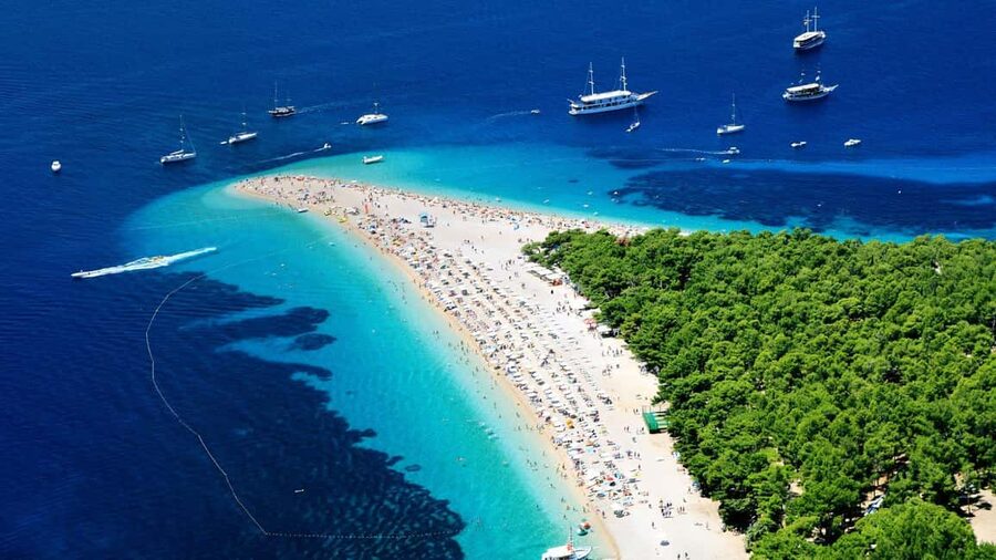 Makarska: Golden Horn Beach & Secluded Bays Speedboat Tour - Leaving Makarska Marina for Brač