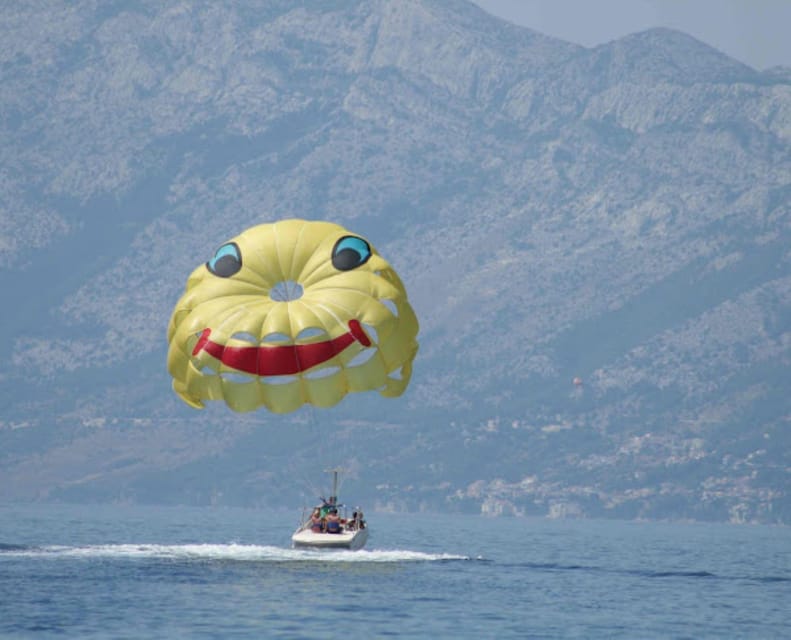 Makarska: Parasailing Experience - MPL Nautika - Coming back down to the boat