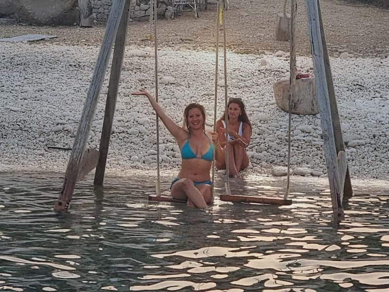 Makarska: Speedboat Sunset Tour to hidden bay on island Brač - Who will enjoy this Makarska excursion