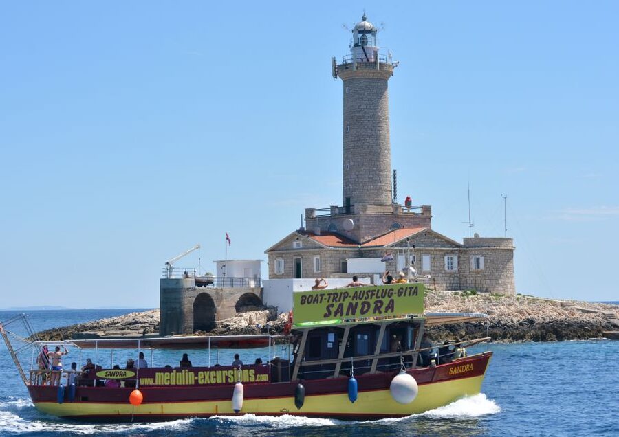 Medulin: Boat Cruise to Kamenjak/Ceja with Lunch and Drinks - Passing Porer Lighthouse, built in 1846
