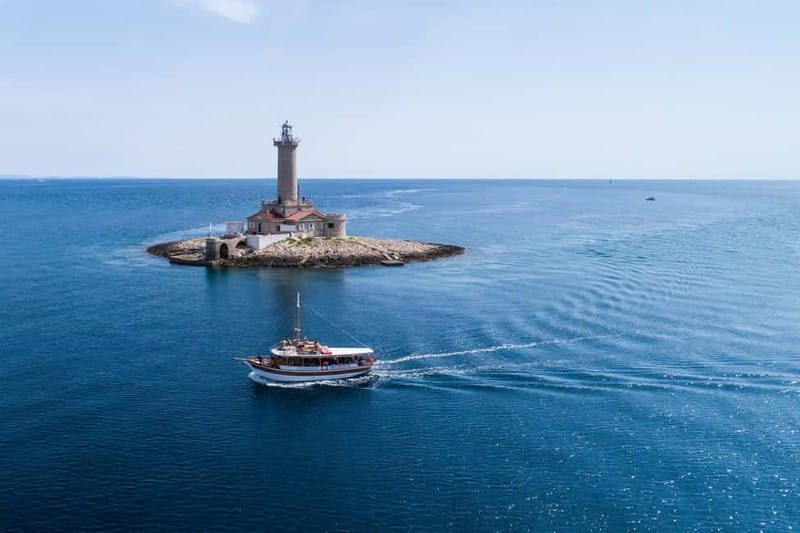 Medulin: Full-Day Boat Tour of the Archipelago w/ Lunch - Sailing past Cape Kamenjak and Rt Kamenjak