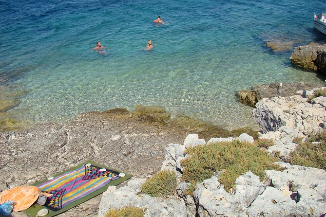 Medulin -Kamenjak 5h boat trip with lunch & drinks on Sandra Boat - What to bring for a better day