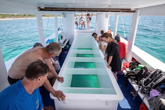Medulin: Private Glass Bottom Boat Tour to Levan Island - Passing the Porer Lighthouse