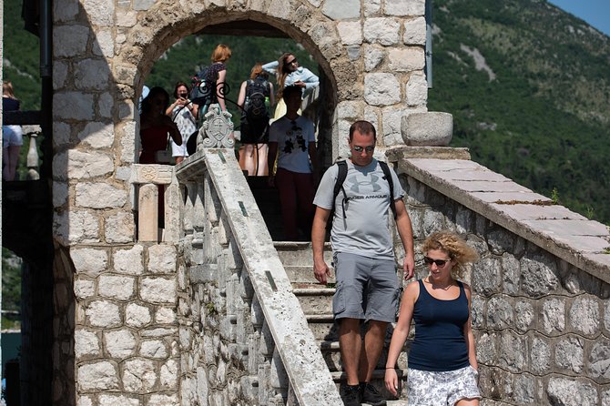 Montenegro: Bay of Kotor Day Trip from Dubrovnik English -Español - Perast: a small stop with a big view