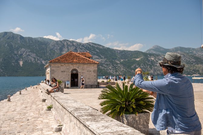 Montenegro: Bay of Kotor Day Trip from Dubrovnik English -Español - Guide quality and bilingual commentary