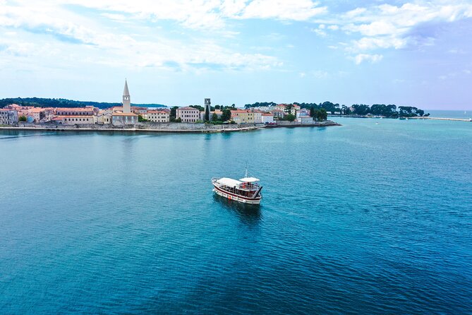 Morning Panorama: Relaxing Among 20 Islands around Poreč Riviera - Drinks, crew service, and the relaxed mood