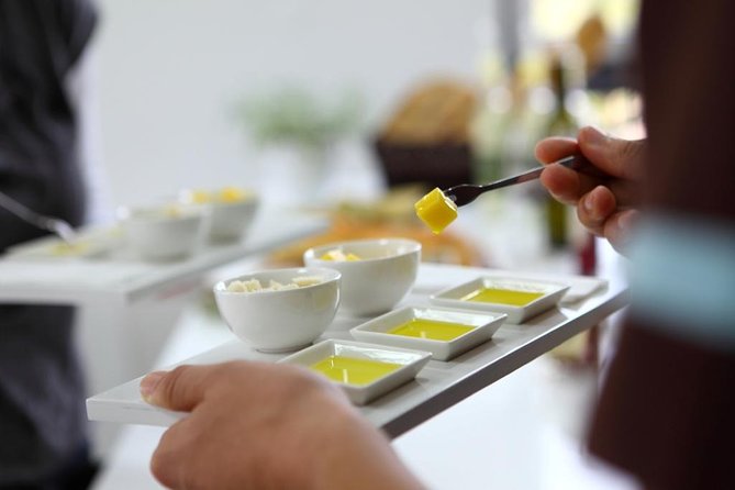 Olive museum Klis with educational olive oil tasting - Comparing oils during the educational tasting