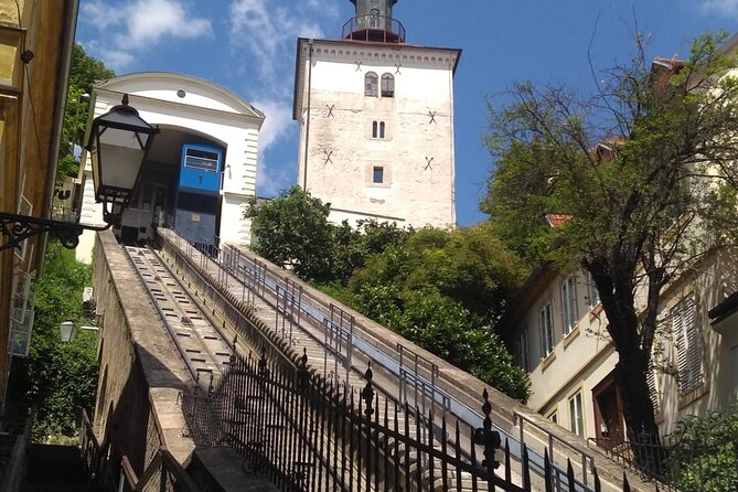 One way Private Transfer from Zagreb Airport to Zagreb - The 25 to 30 minute ride into Zagreb