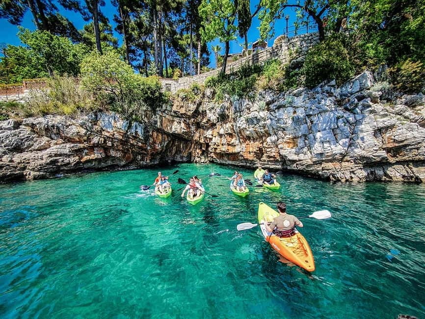 Opatija: Cliffs and caves kayak adventure - Exploring Grotta del Diavolo and its cave entrances