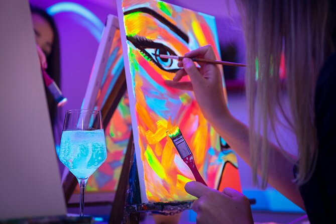 Painting party at Art Bottega - Paint & Wine Studio in Zadar - Following the painting lesson step by step