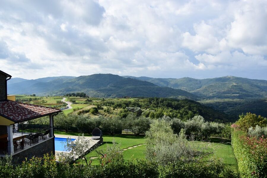 Paladini: Truffle Hunting Tour with 3-Course Tasting Menu - Practical Tips for a Better Visit