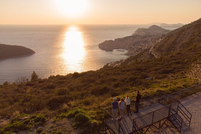 Panoramic Sunset Hike - The guides make the small group count