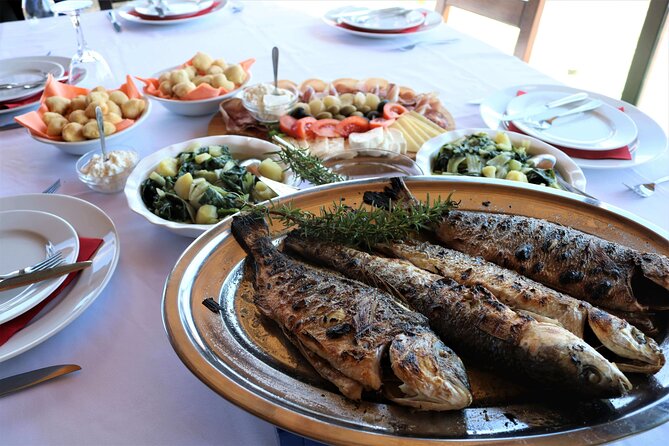 Pelješac Wine, Beach and Lunch - Relaxing Tour from Dubrovnik - Ston: a short walk with plenty of character