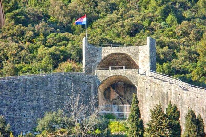 Pelješac Wine, Beach and Lunch - Relaxing Tour from Dubrovnik - Matuško Winery and Dingač wine