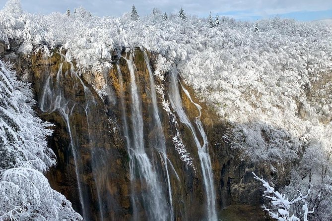 Plitvice Lakes 3,5h tour with panoramic boat ride - Lake Kozjak by panoramic boat