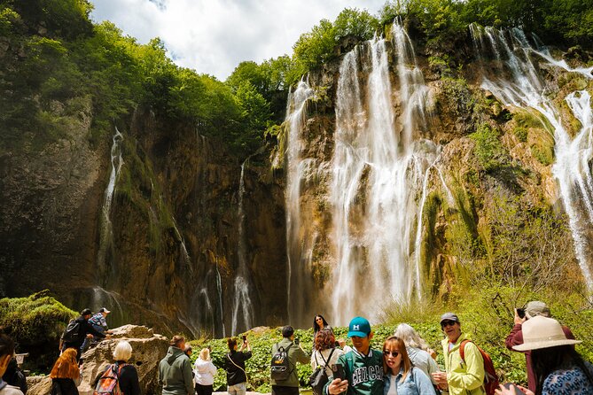 Plitvice Lakes and Rastoke Small-Group with Ticket (ENG or ESP) - The panoramic train and the final walk