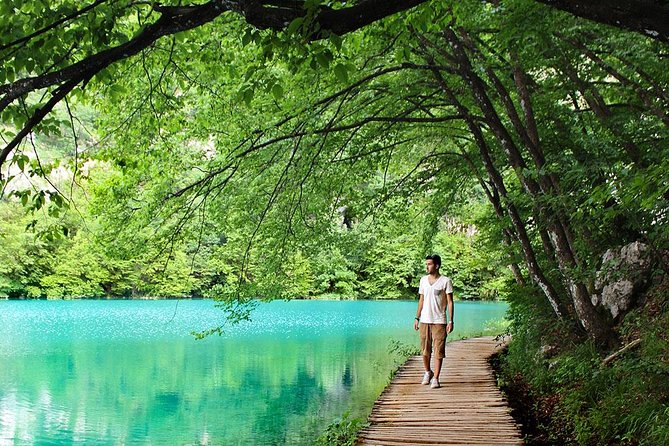 Plitvice Lakes - Day Tour with Boat Ride - TICKETS RESERVED - The two-hour ride from Zadar to the park