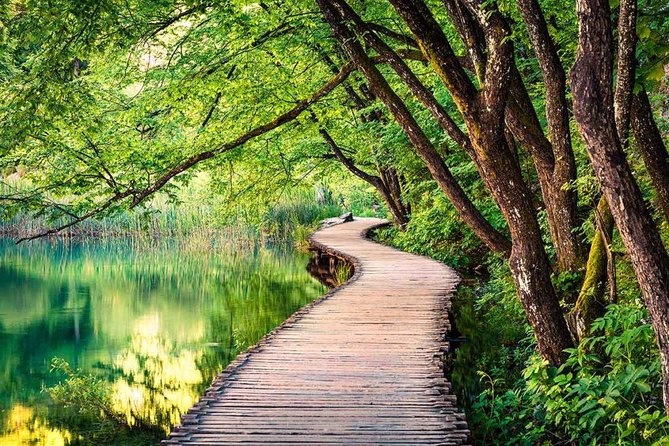 Plitvice Lakes National Park: Day Trip from Omiš - The Lower Lakes and the included boat ride