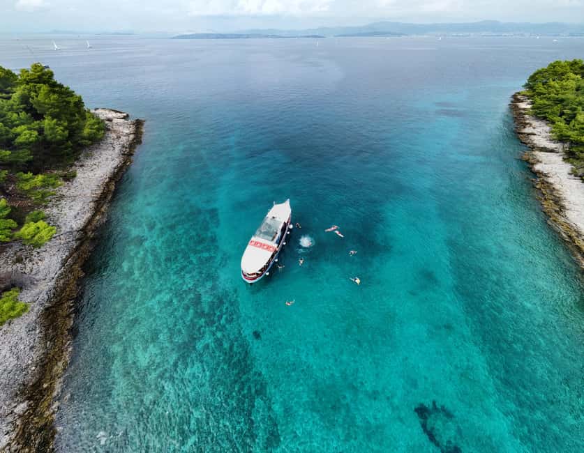 Podstrana: Full-Day Boat Trip to Brač and Shipwreck Kontesa - What to bring and what to expect onboard