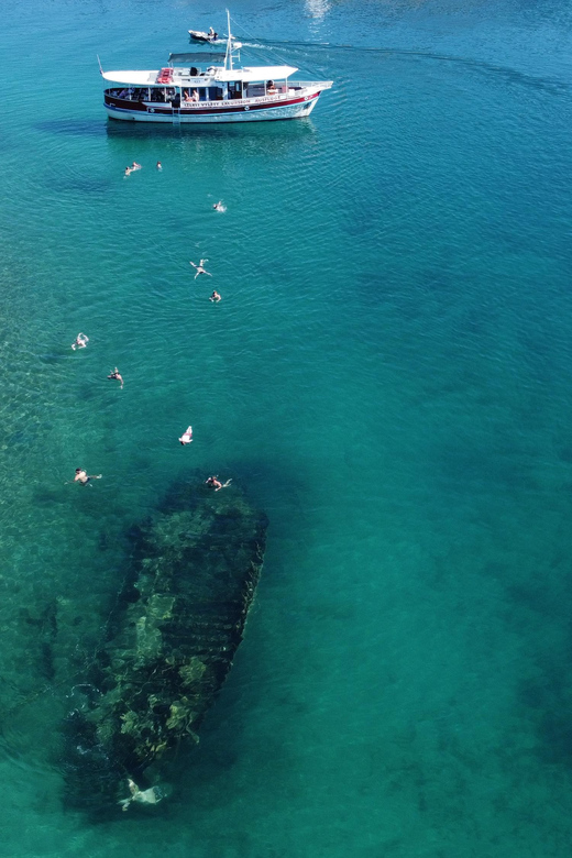 Podstrana: Full-Day Boat Trip to Brač and Shipwreck Kontesa - Sutivan, a gentle first stop on Brač