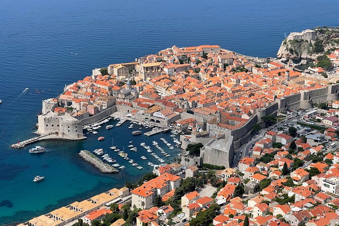 Private AirPort Transfer Dubrovnik by CRUISER TAXI - Private space, not a shared shuttle