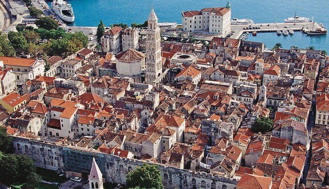 Private Arrival Transfer: Dubrovnik Airport to Dubrovnik, Orebić - Arriving at Dubrovnik Airport without the taxi scramble