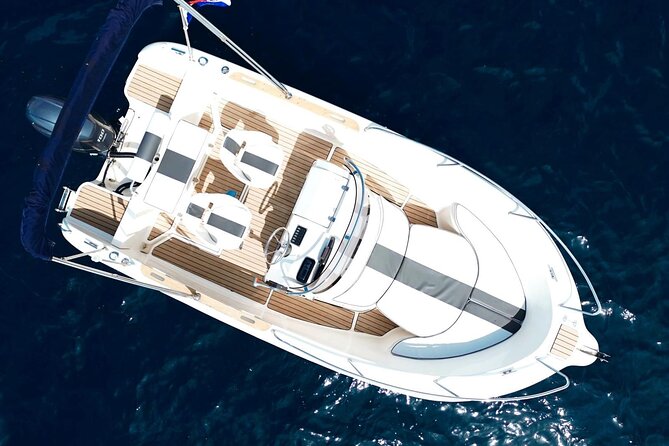 Private boat tour - caves, snorkeling, bays and beaches - Group Size, Comfort, and the Toilet Question