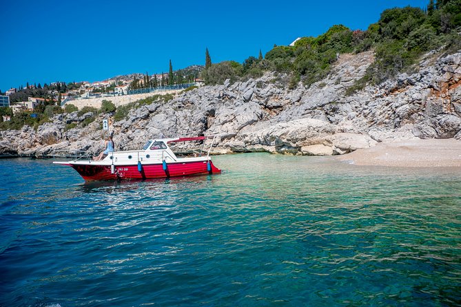 Private boat tour- explore the islands, find hidden caves and try snorkelling - Captains can make or break the day