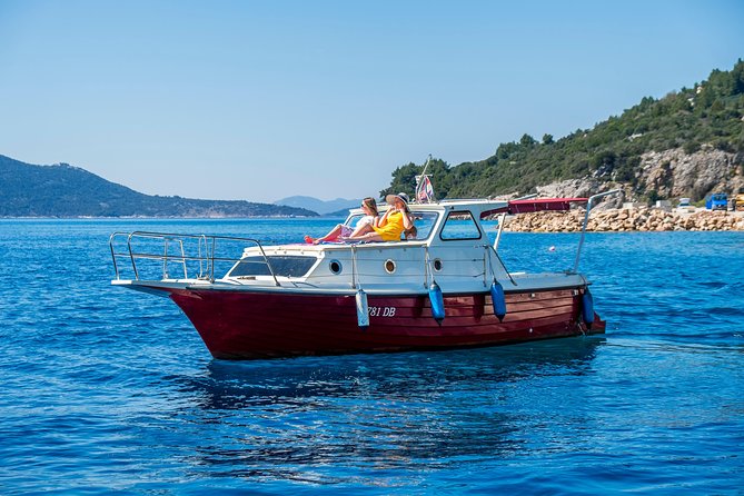 Private boat tour- explore the islands, find hidden caves and try snorkelling - Pickup makes the morning easier