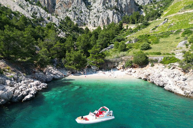 Private boat tour of Red rocks & Pakleni islands - Dubovica Beach and its old stone setting