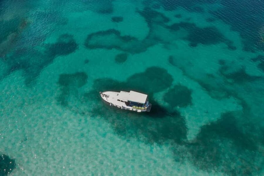 Private Boat tour with refreshing drinks Zadar - Ošljak is the unusual island stop