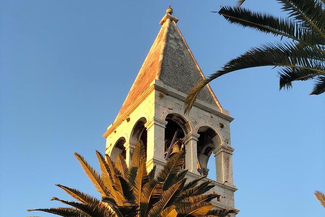 Private Half-Day Klis Tour with Salona and Trogir - Klis Fortress: stone walls, steep views, and television fame