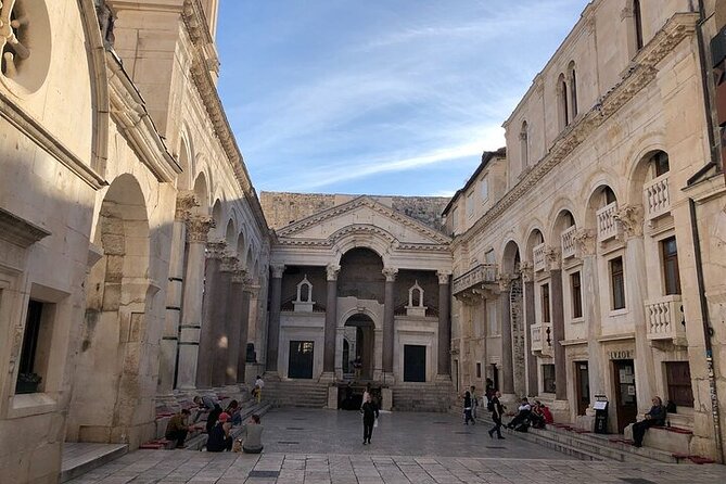 Private History Split Walking Tour in Spanish - A 90-minute introduction to Split’s ancient center