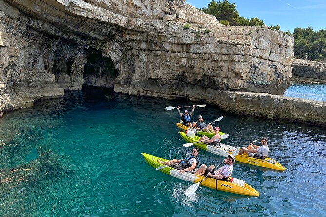 Private kayak tour: Explore the caves and turquoise bays in Pula - Meeting at Big Mama Beach Bar at 8:00 a.m.