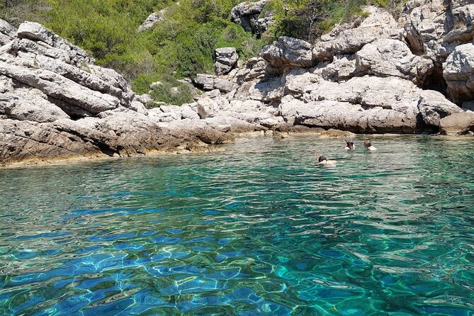 Private luxury speedboat tour-Islands, caves, beaches, snorkeling - What the skipper adds to the day