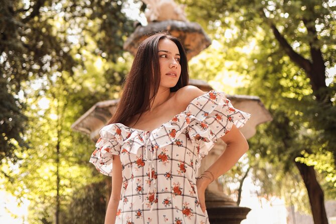 Private Photography Activity in Split - Posing help without stiff-looking pictures