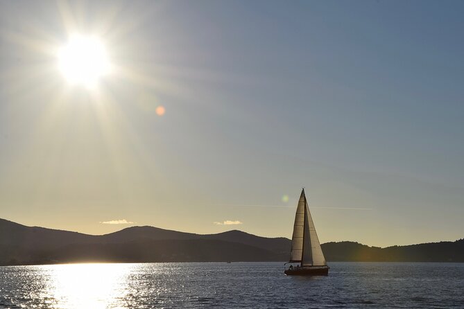 PRIVATE Romantic Sunset Boat Tour Zadar with Local Wine 1,5h - Cloud cover can change the whole experience