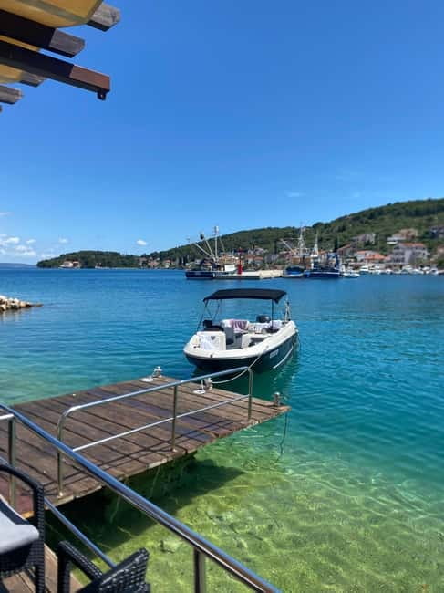 Private speedboat adventure to Zadar Islands with drinks - Preko, the island village with time to swim