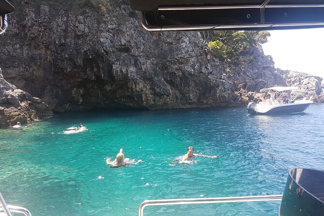Private Speedboat Guided Tour: Explore the best of Dubrovnik Islands - A second look at Kolocep’s sea caves