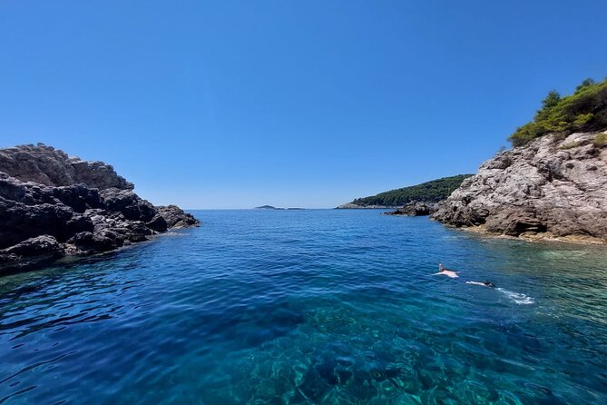 Private Speedboat Tour- Blue cave, sandy beaches and snorkelling - Šunj Beach and the easiest hour of the day