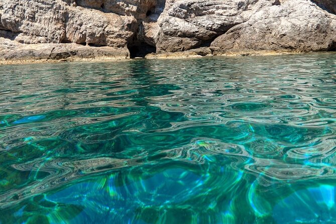Private Speedboat Tour- Blue cave, sandy beaches and snorkelling - Lokrum is an optional trade-off