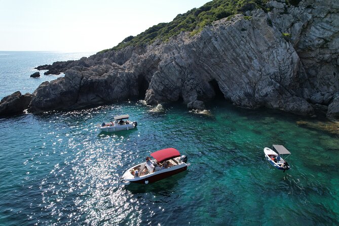 Private Speedboat Tour- Blue cave, sandy beaches and snorkelling - Drinks and snorkelling equipment add real value